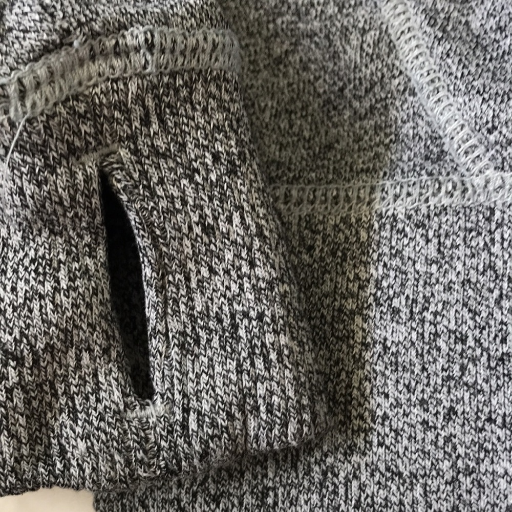 2/$75 Roots unisex grey marled classic hoodie w beaver logo polyester/cotton EUC - Picture 4 of 6